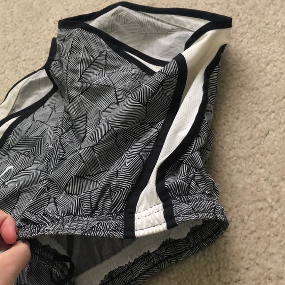 Black and White nike shorts - Picture 9 of 9